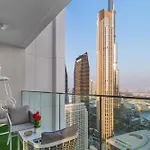Luxury 4-Bed Escape In Downtown Dubai That Sleeps 9