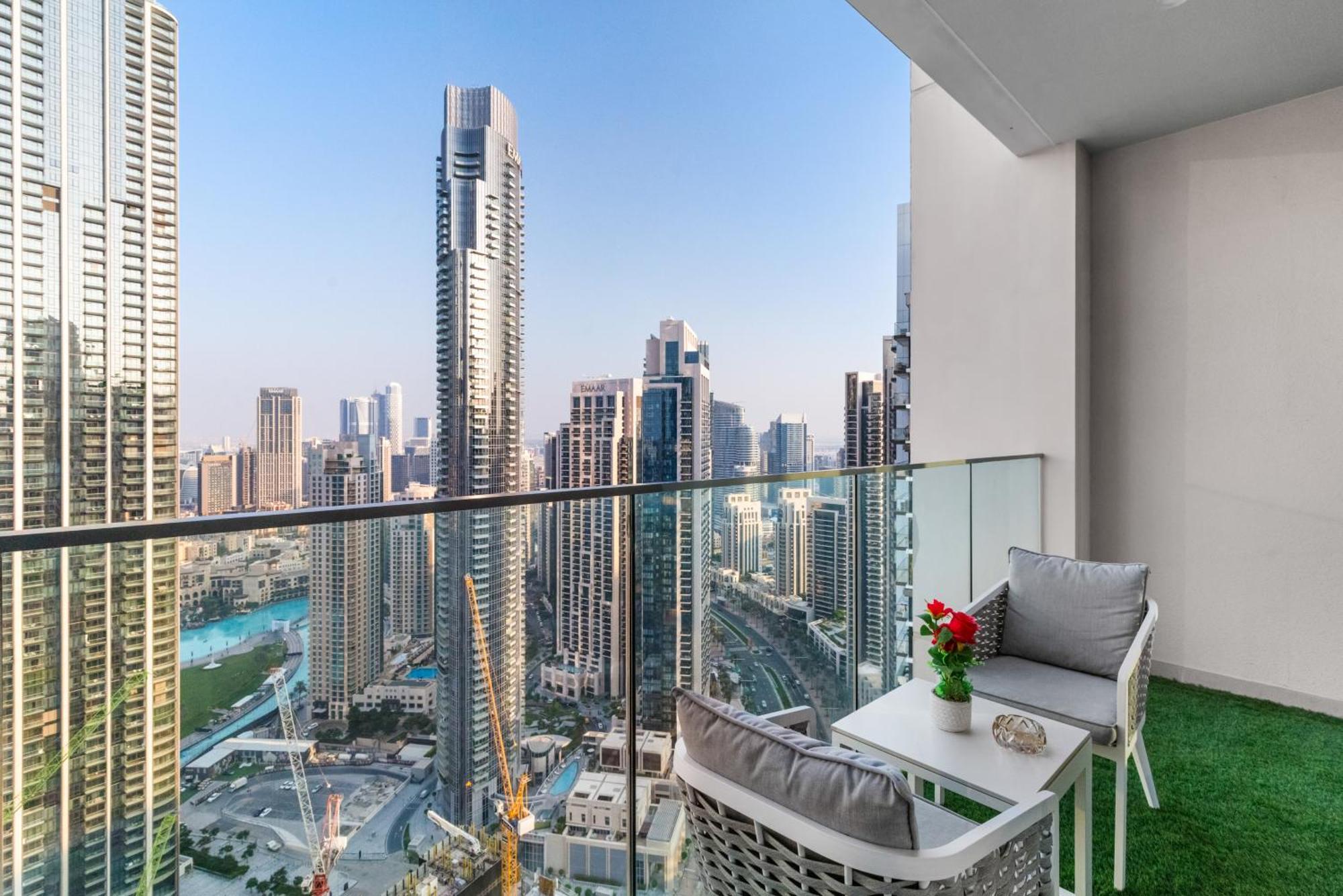 Luxury 4-bed Escape In Downtown That Sleeps 9 Appartement