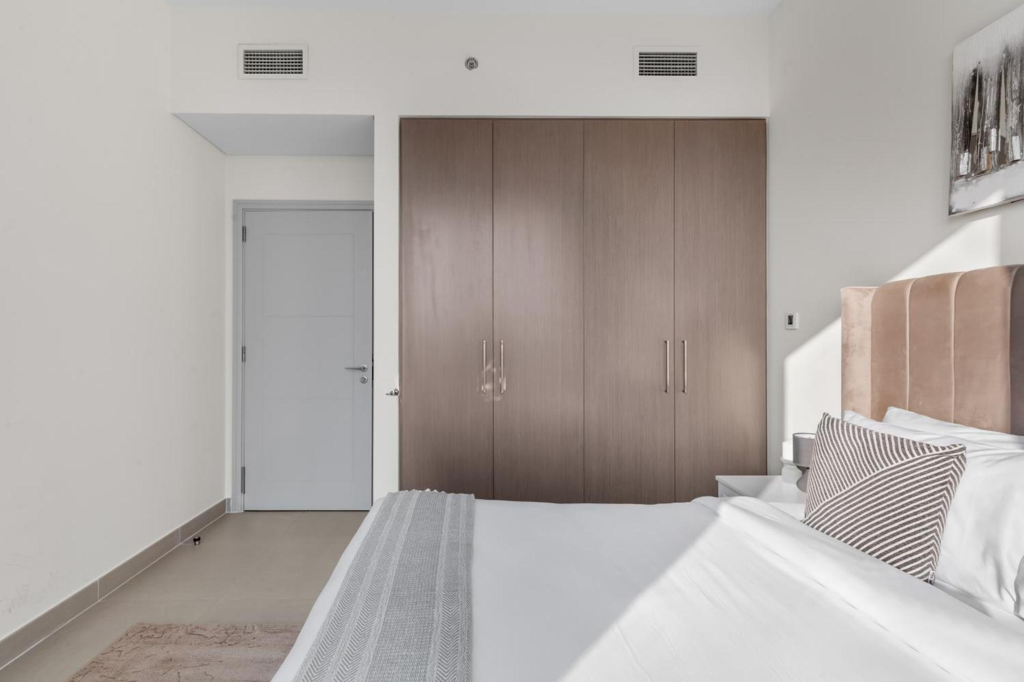 Appartement Luxury 4-bed Escape In Downtown That Sleeps 9 *