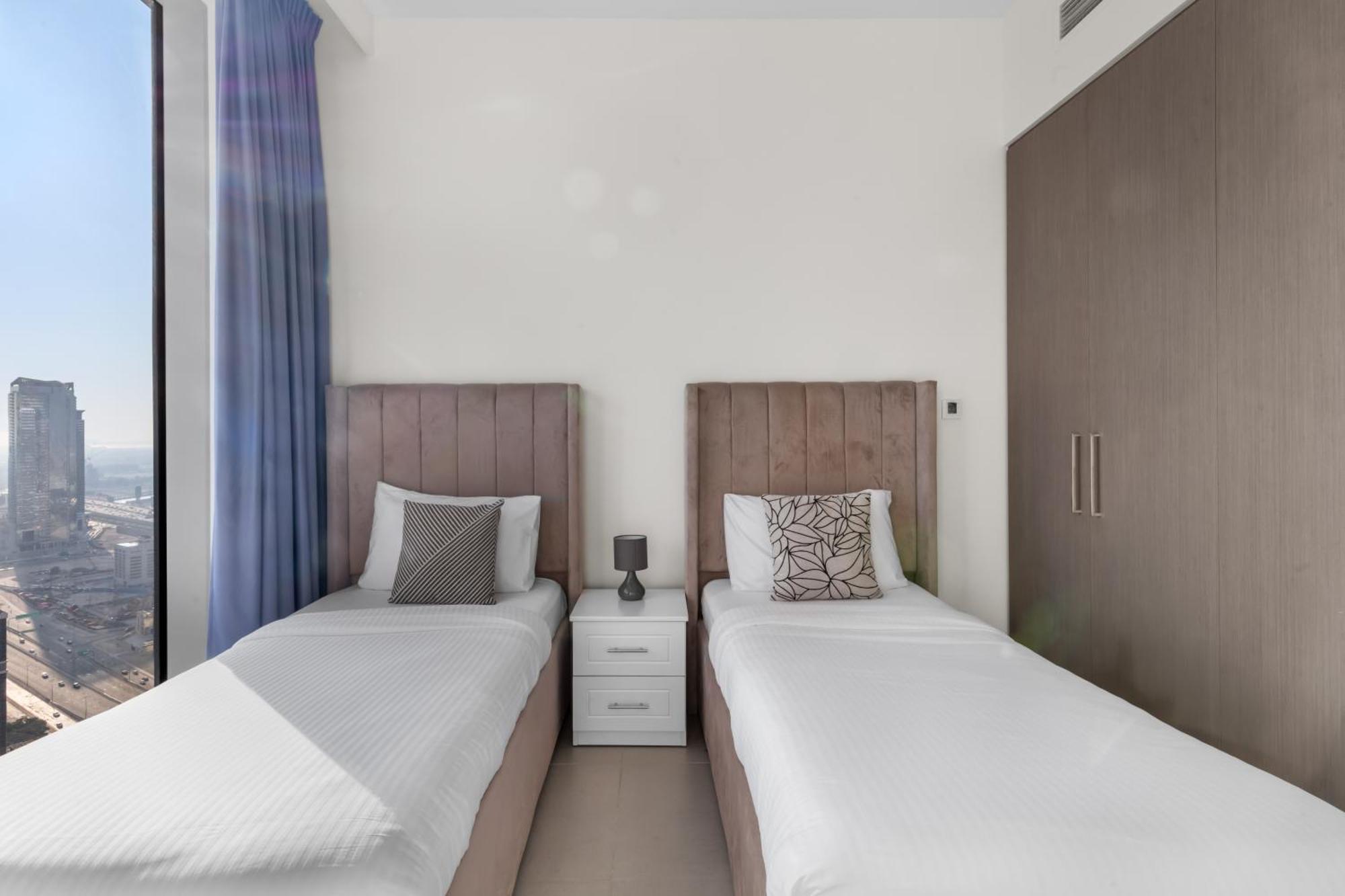 Luxury 4-bed Escape In Downtown That Sleeps 9 Appartement Dubai