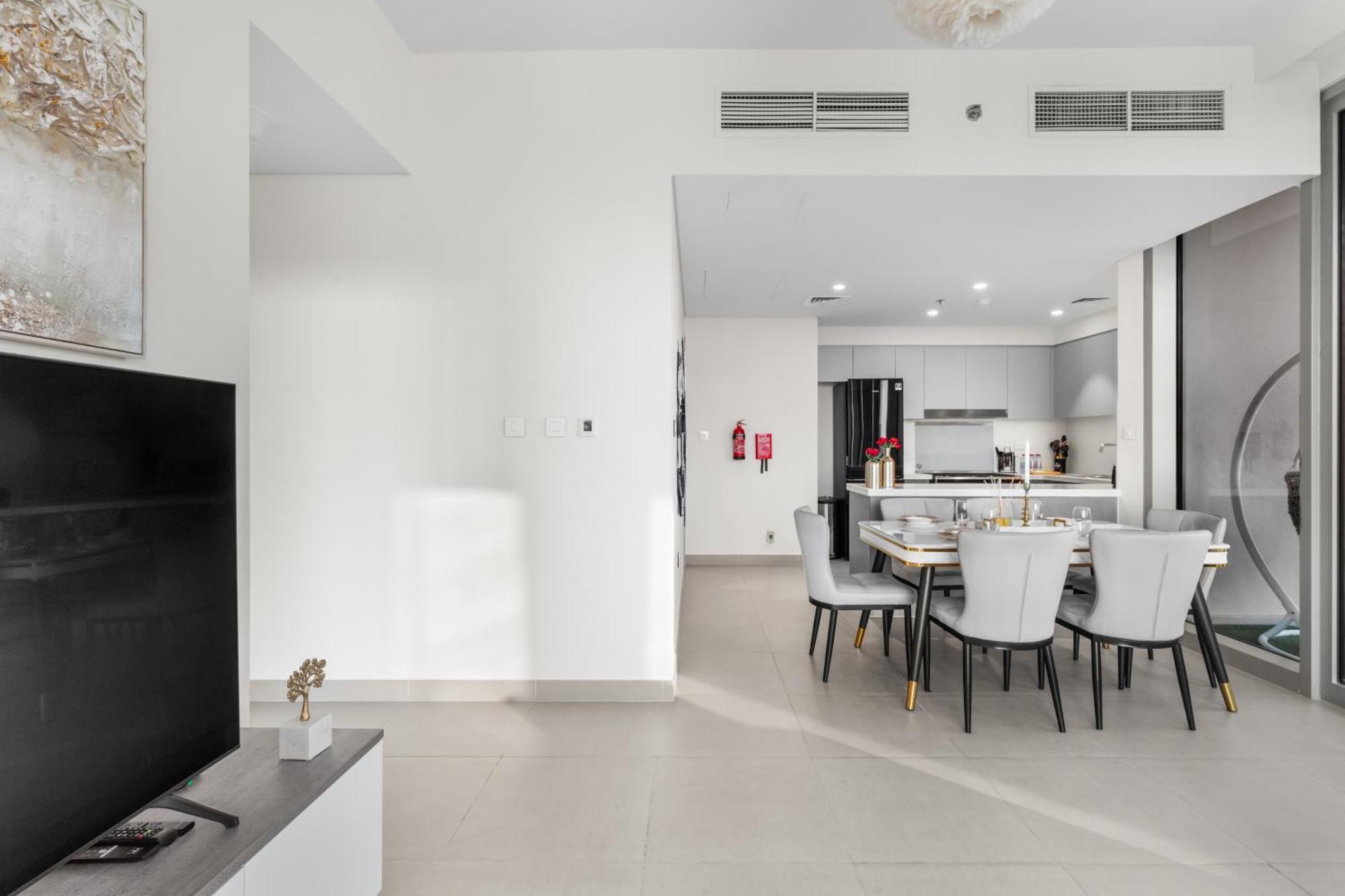 Luxury 4-bed Escape In Downtown That Sleeps 9 Appartement