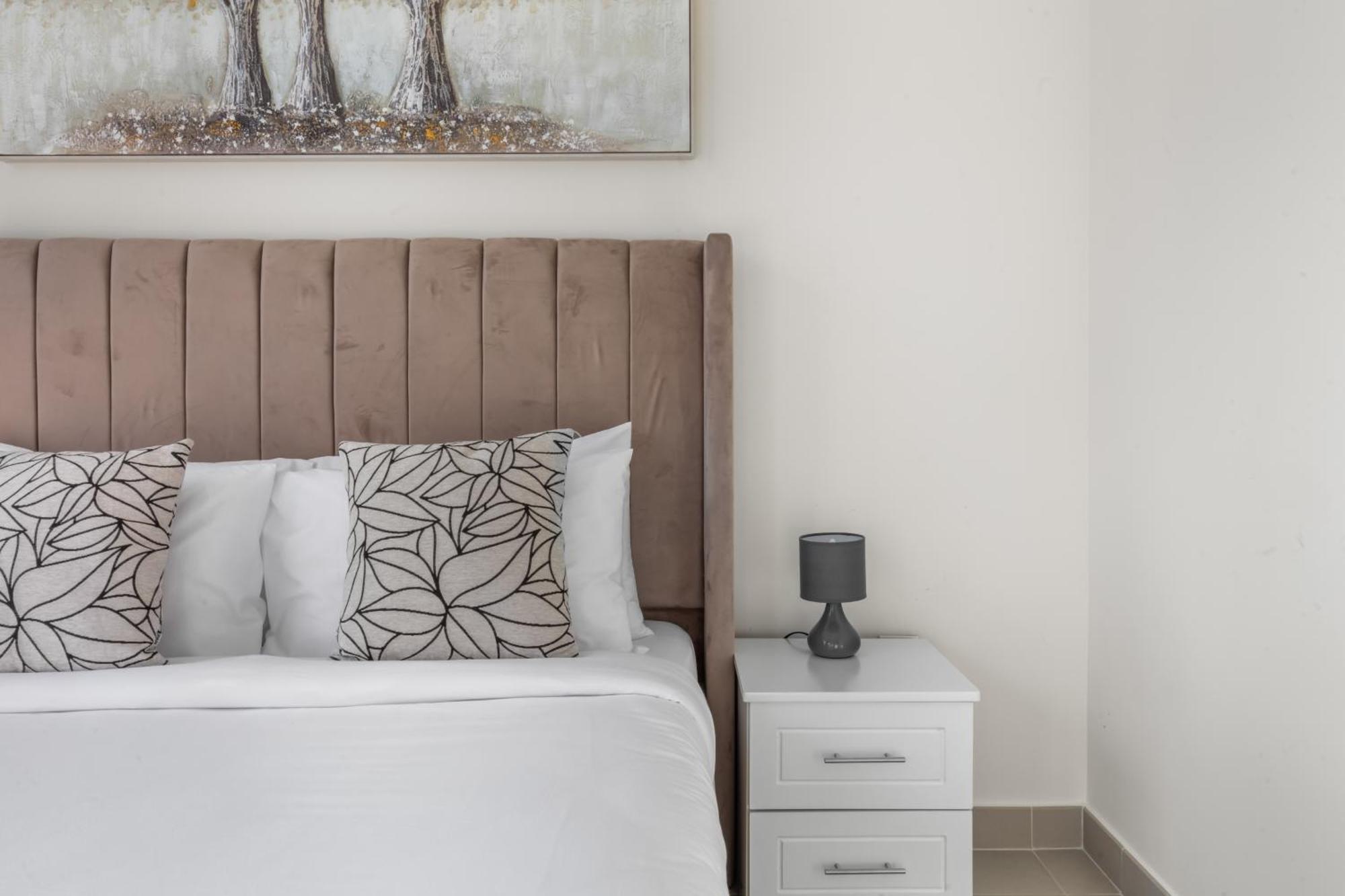 Appartement Luxury 4-bed Escape In Downtown That Sleeps 9 *